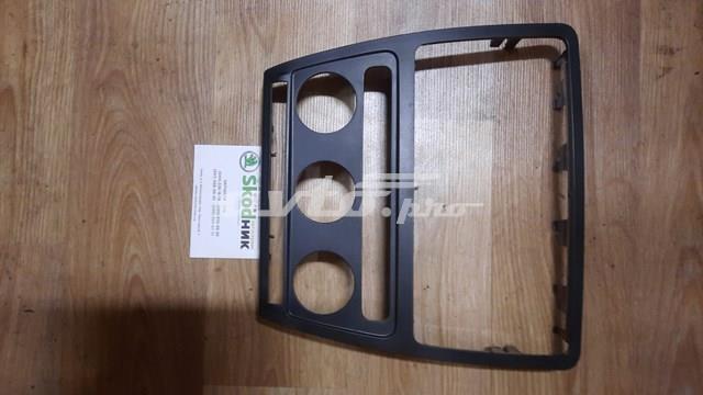 Молдинг (накладка) панелі приладів "торпедо", центральний 1Z0858069A VAG