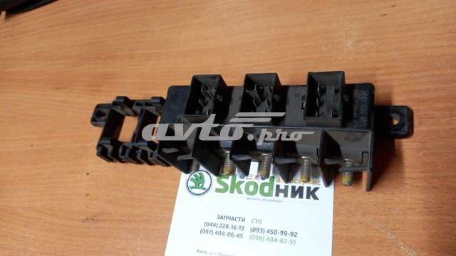 Реле запобіжників 8L0941822 VAG