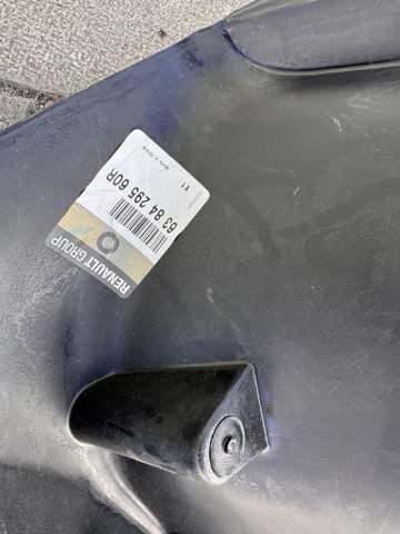 Підкрилок переднього крила, правий задній 638429560R RENAULT