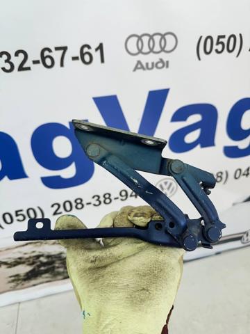 Петля капота, права 1K0823302C VAG