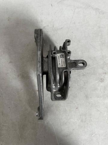 Права подушка двигуна 5Q0199262S VAG