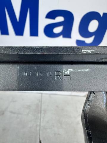 Завіс капота, правий 7P6823302 VAG