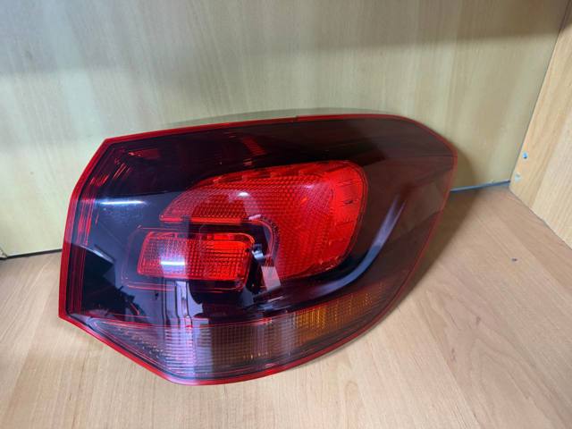 Ліхтар задній правий 13314051 OPEL