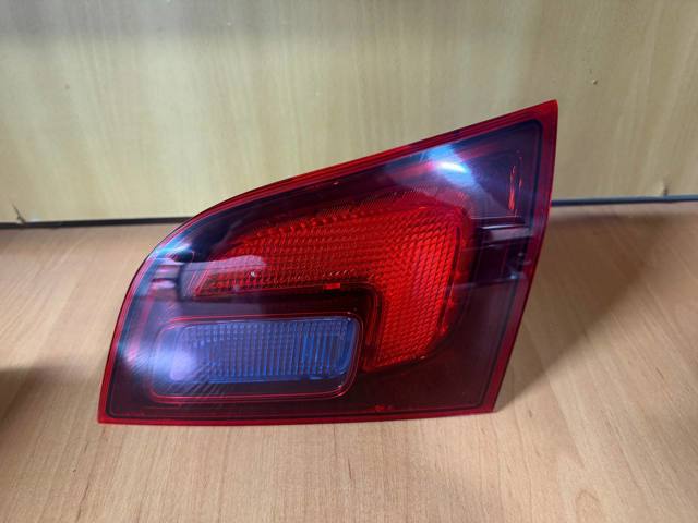 Фара задня права зовнішня 13314053 OPEL