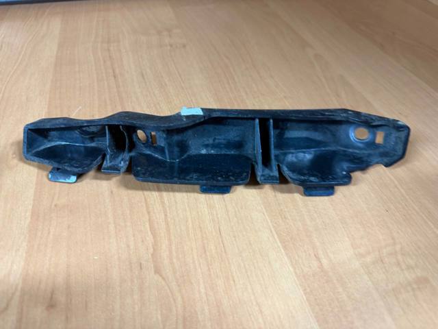 Праве кріплення переднього бампера 865181H500 HYUNDAI