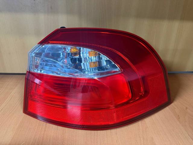 Фара задня права зовнішня 924021W2 HYUNDAI