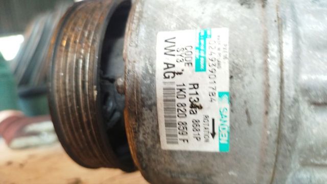 Компресор холодоагенту 1K0820859F VAG