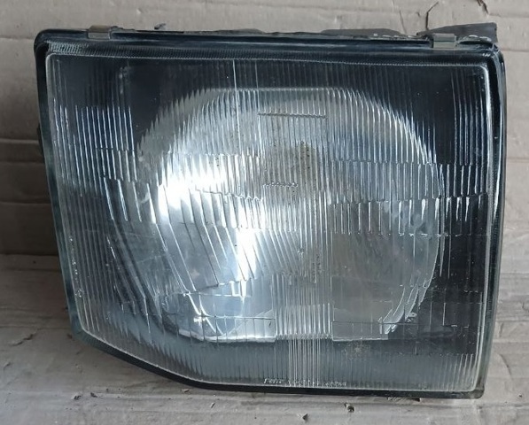 Основна фара в зборі ліва MB831067 MITSUBISHI