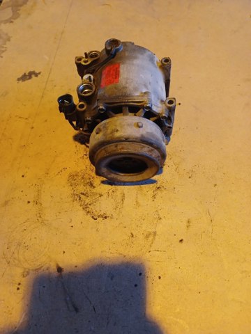 Насос кондиціонера MR360532 MITSUBISHI