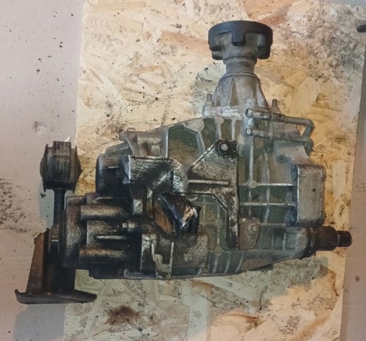 Роздавальна коробка TAG000230 LAND ROVER