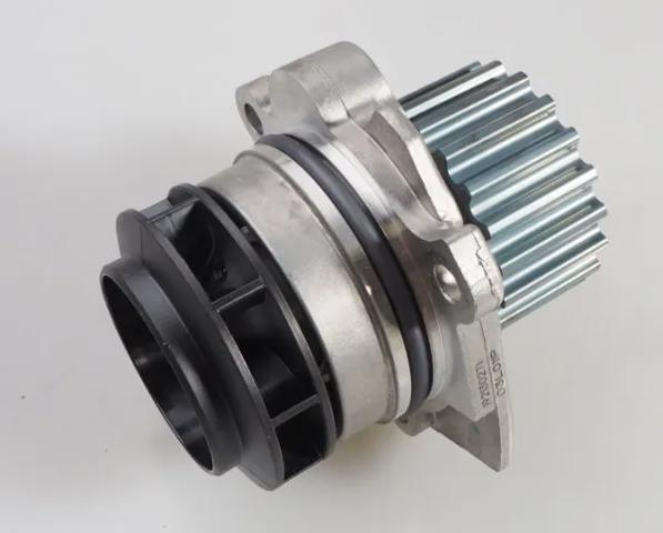 Водяний насос 03L121011P VAG
