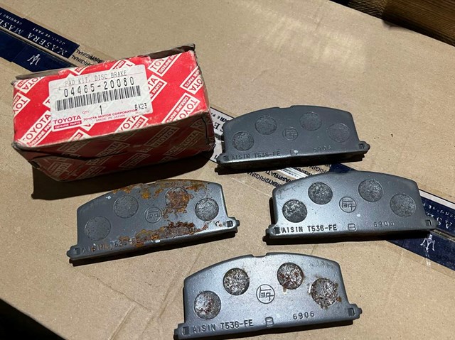 Гальмівні колодки Тойота Старлет 4