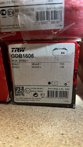 Комплект гальмівних колодок з 4 шт. дисків GDB1606