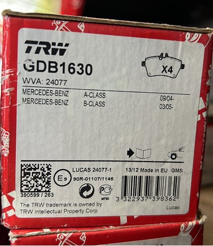 Комплект гальмівних колодок з 4 шт. дисків GDB1630