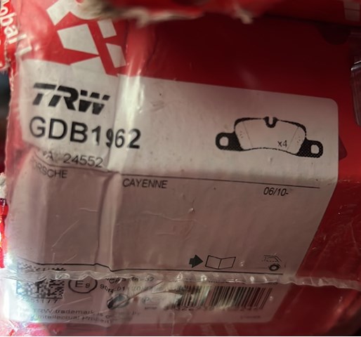 Комплект задніх колодок GDB1962 TRW