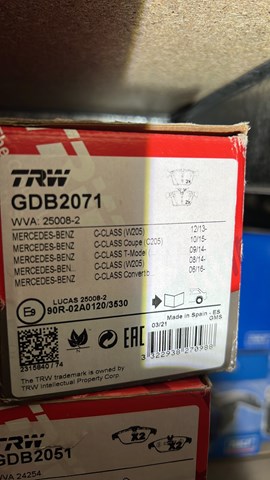 Комплект гальмівних колодок задн mercedes-benz GDB2071
