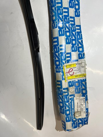 Щітка-двірник лобового скла, водійська GS1D67330 MAZDA