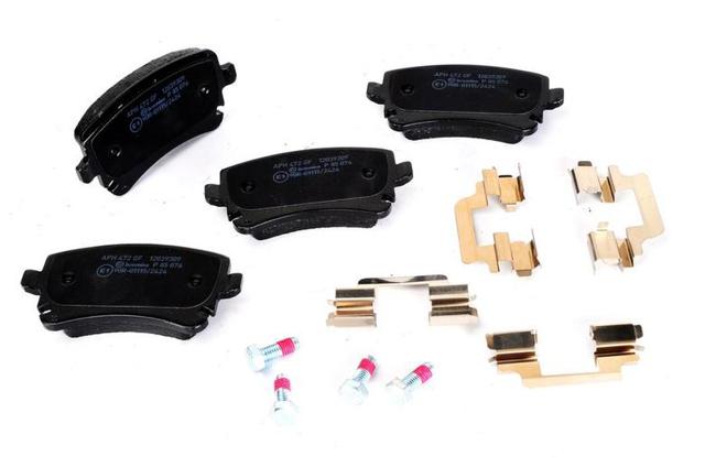 Задні дискові колодки P85076 BREMBO