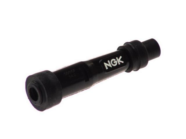Накінечник свічки запалювання SD05F NGK