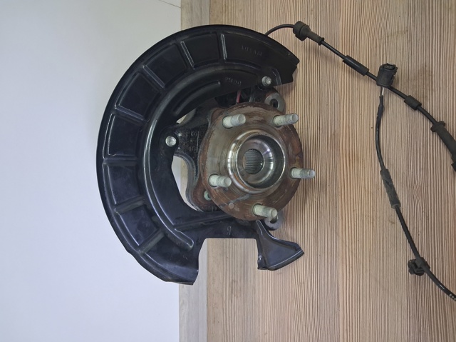 Підшипник в зборі з маточиною передній BDWK3304X MAZDA