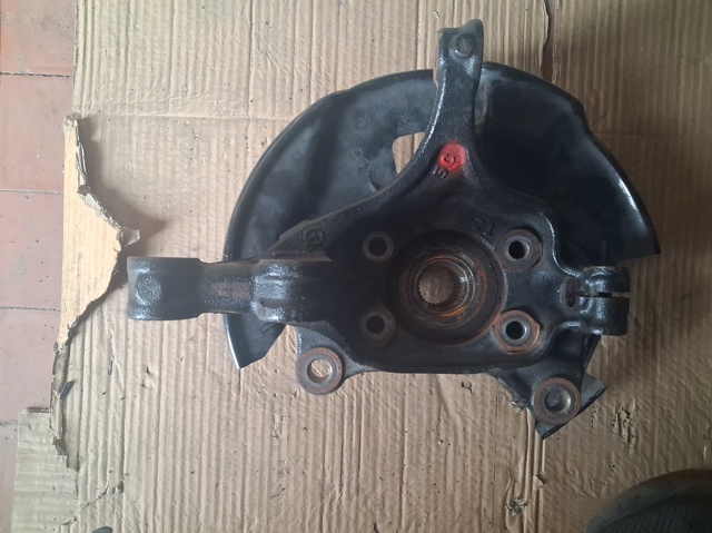 Кулак поворотний передній правий KN3L33021 MAZDA