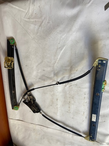 Склопідйомник з електродвигуном 4G0837461 VAG