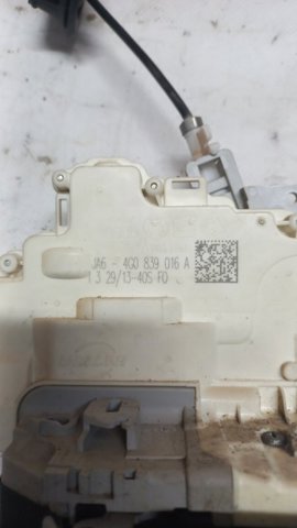 Замок задньої дверї, правої 4G0839016A VAG