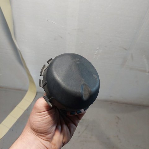 Кришка опори амортизатора переднього 4M0412375A VAG