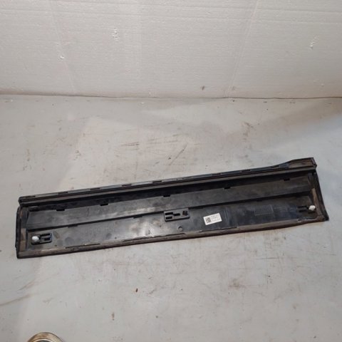 Накладка задніх дверей 8R0853969B VAG