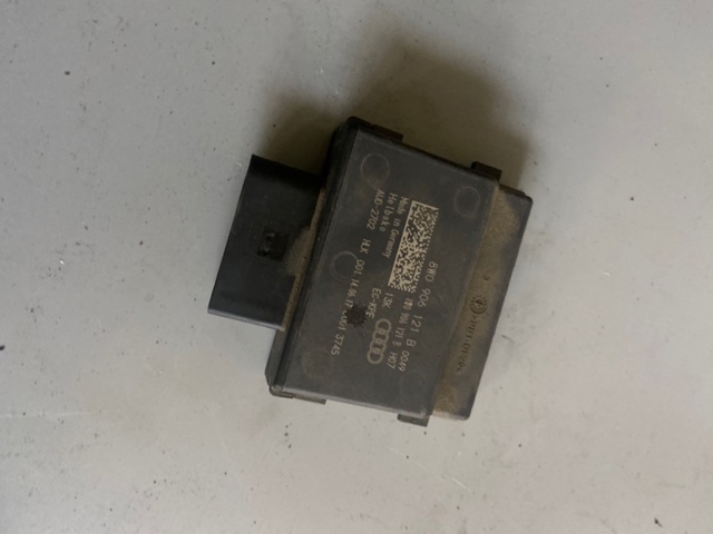 Модуль управління (ЕБУ) паливного насоса 8W0906121B VAG