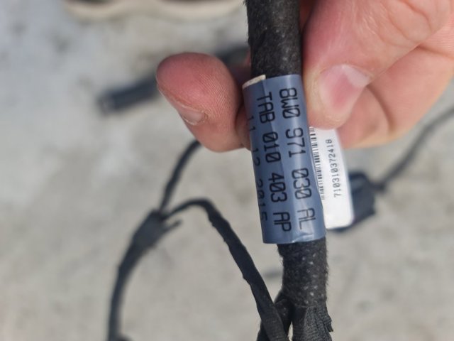 Електропроводка передніх дверей 8W0971030AL VAG