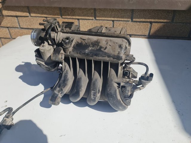 Колектор впускний A1661410201 MERCEDES