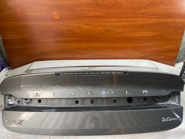Кришка багажника кузова DP5Z5440110A FORD