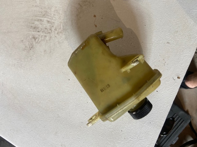 Бачок і трубопроводи L20632690A MAZDA