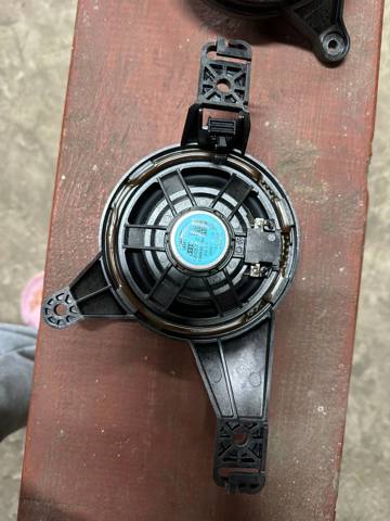 Динамік задньої полиці 4M0035398F VAG