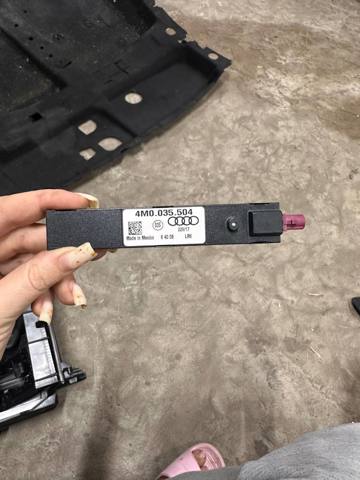 Підсилювач сигналу антени 4M0035504 VAG