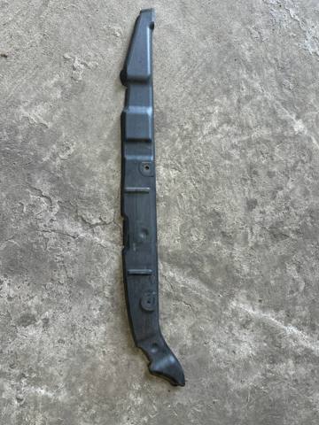 Ущільнювач крила 4M0821111 VAG