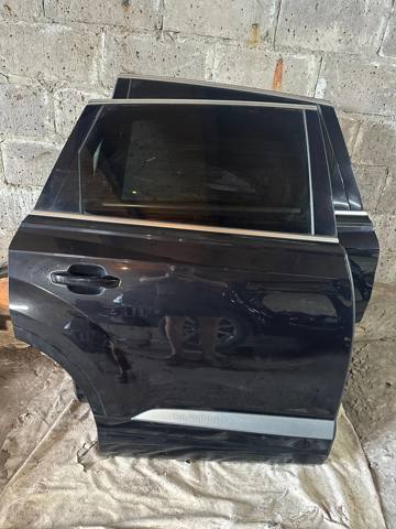 Двері задні в зборі 4M0833052E VAG