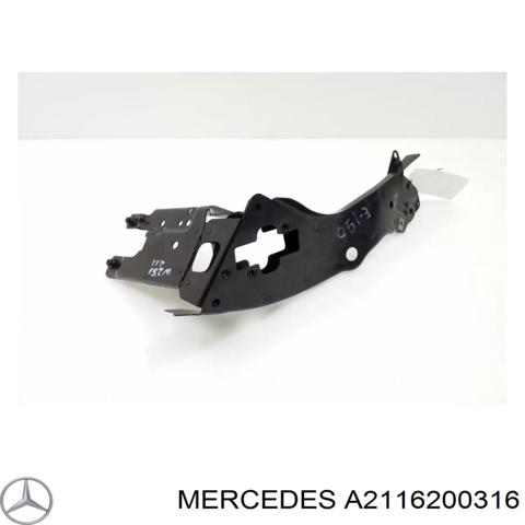 Рамка радіатора ліва A2116200316 MERCEDES