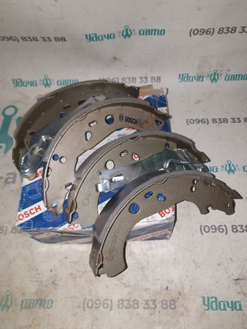Гальма робочі задні ножні і гальмівні барабани 0986487898 BOSCH