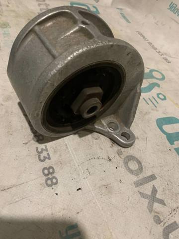 Права опора двигуна 1121062J00 NISSAN