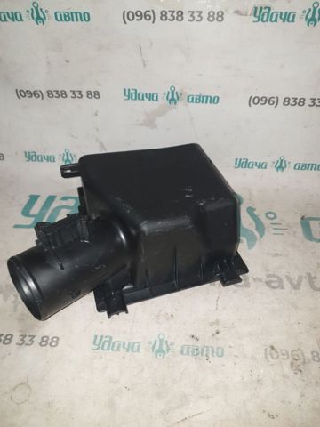 Корпус повітряного фільтра, верхня частина 1770524360 TOYOTA