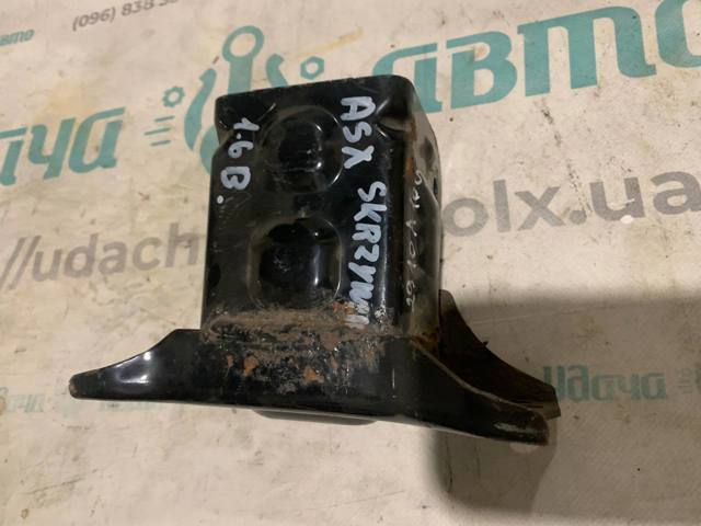 Задня подушка двигуна 2910A109 MITSUBISHI