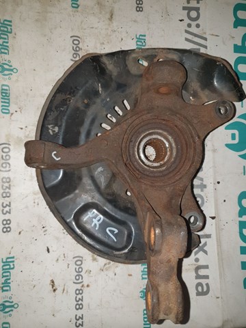 Цапфа поворотна права 4321152050 TOYOTA