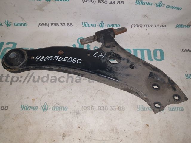 Важіль передній лівий 480690E060 TOYOTA