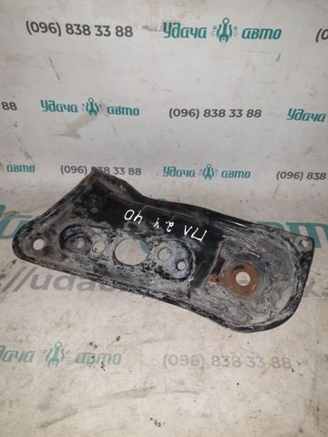 Кронштейн передньої балки 5103607010 TOYOTA