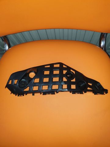 Праве кріплення переднього бампера 521450E100 TOYOTA