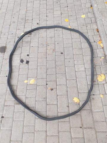 Ущільнювач задніх 3/5-х дверей 5N0827705A VAG