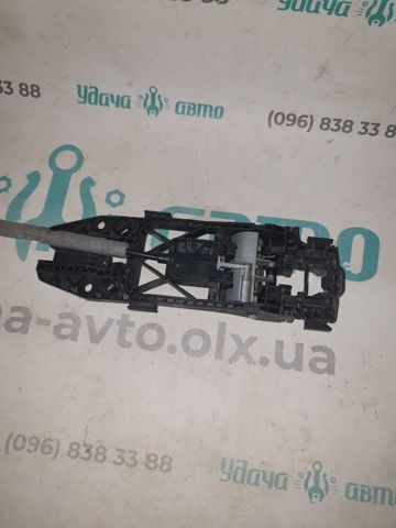 Тримач зовнішньої ручки дверей, передніх лівих 5N0837885H VAG