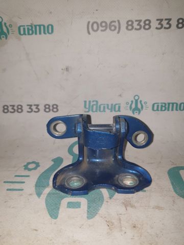 Завіса дверей задніх правих 6875020122 TOYOTA